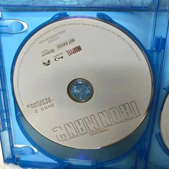Iron Man  2 Blu-Ray + DVD - Picture 6 of 7